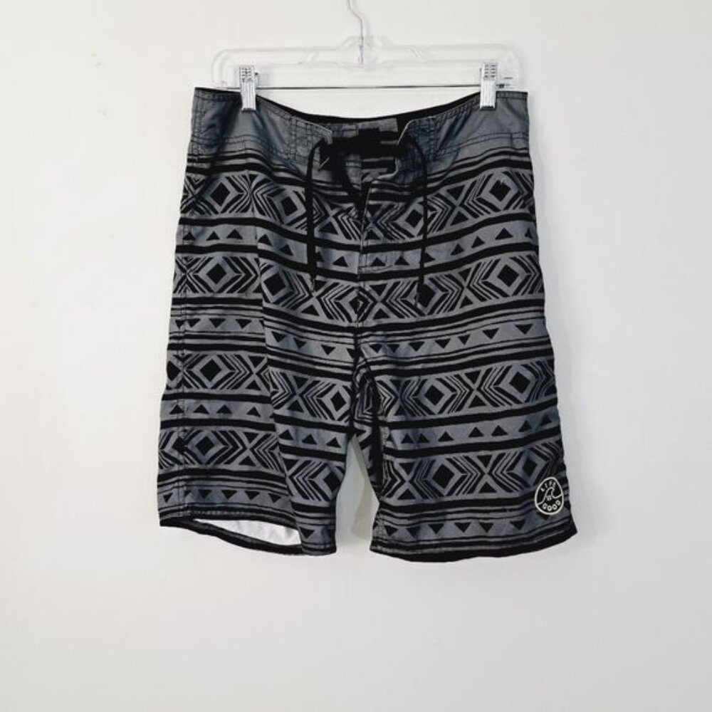 Life is Good Aztec Print Gray and Black Print Board Shorts‎ Size 32